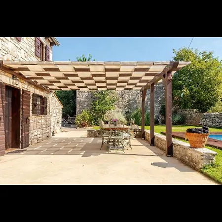 La Dolce Villa Roial