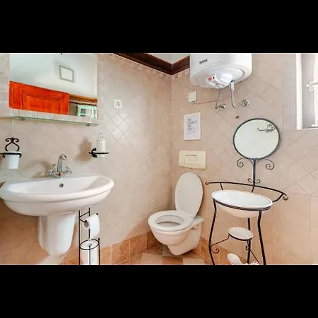 La Dolce Villa Roial